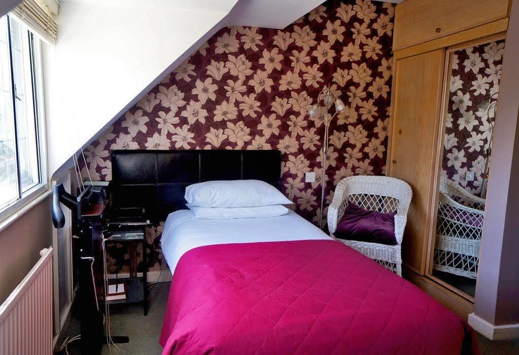 The Bird In Hand Maidenhead Exterior photo